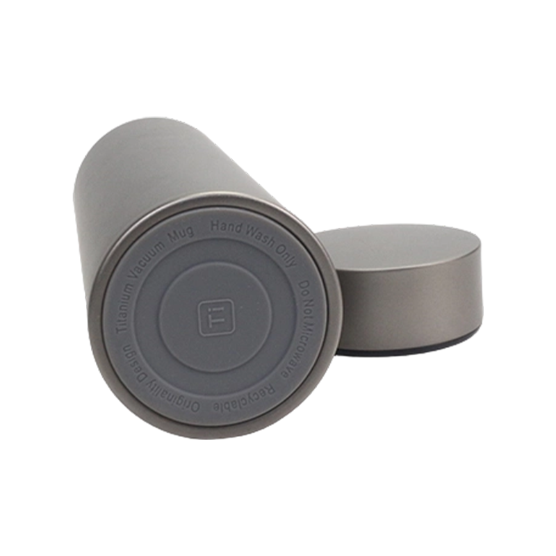 Taza de titanio termo al vacío mate de 480 ml